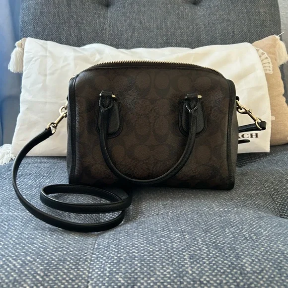 Authentic Coach Purse/crossbody - Picture 6 of 6